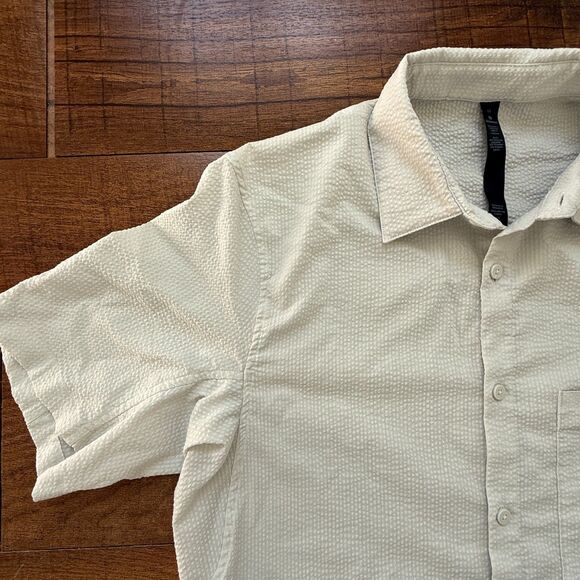 Lululemon Shirt Mens Medium Textured Grid Pocket Casual New Venture Short Sleeve - Picture 3 of 13